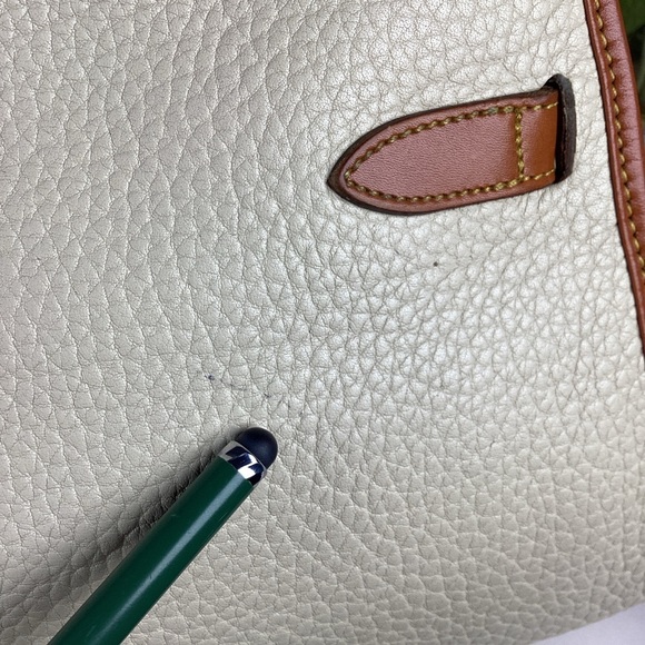 Dooney & Bourke Vintage Y2K all weather Cream and Brown Crossbody Bag Wallet Set - Picture 13 of 17